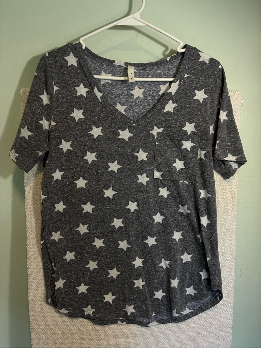mts Charcoal Star V-Neck Pocket Tee
